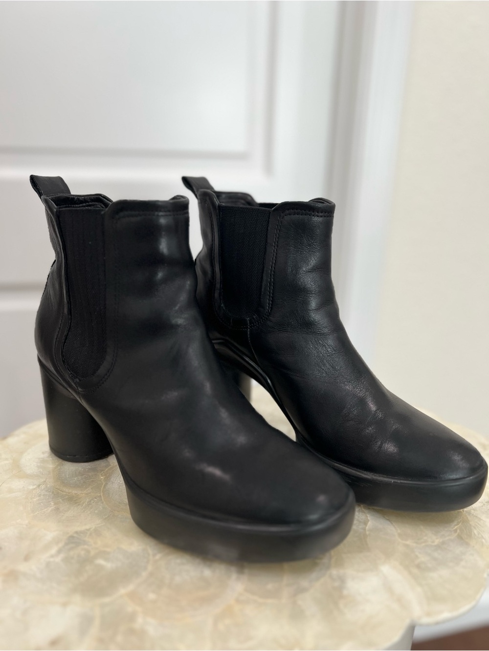 ECCO Shape Sculpted Motion 55 Black Leather Chelsea Ankle Boots Size 8-8.5